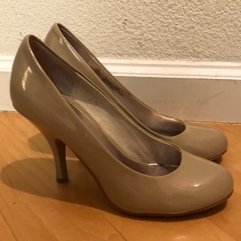 Nude Chinese Laundry Closed Toe Heels